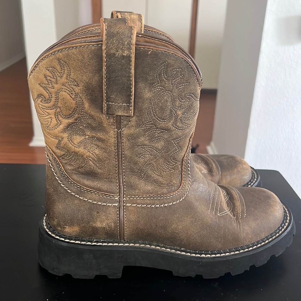 Ariat fat baby boots size 7 width medium